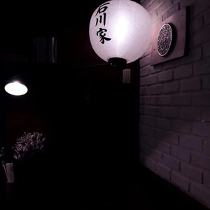 三个黑人和一个白人怎么念
